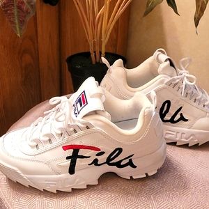 White chunky Fila sneakers 9